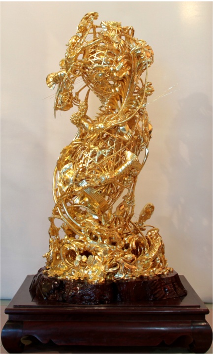 《贴金龙虾蟹篓》,潮州木雕